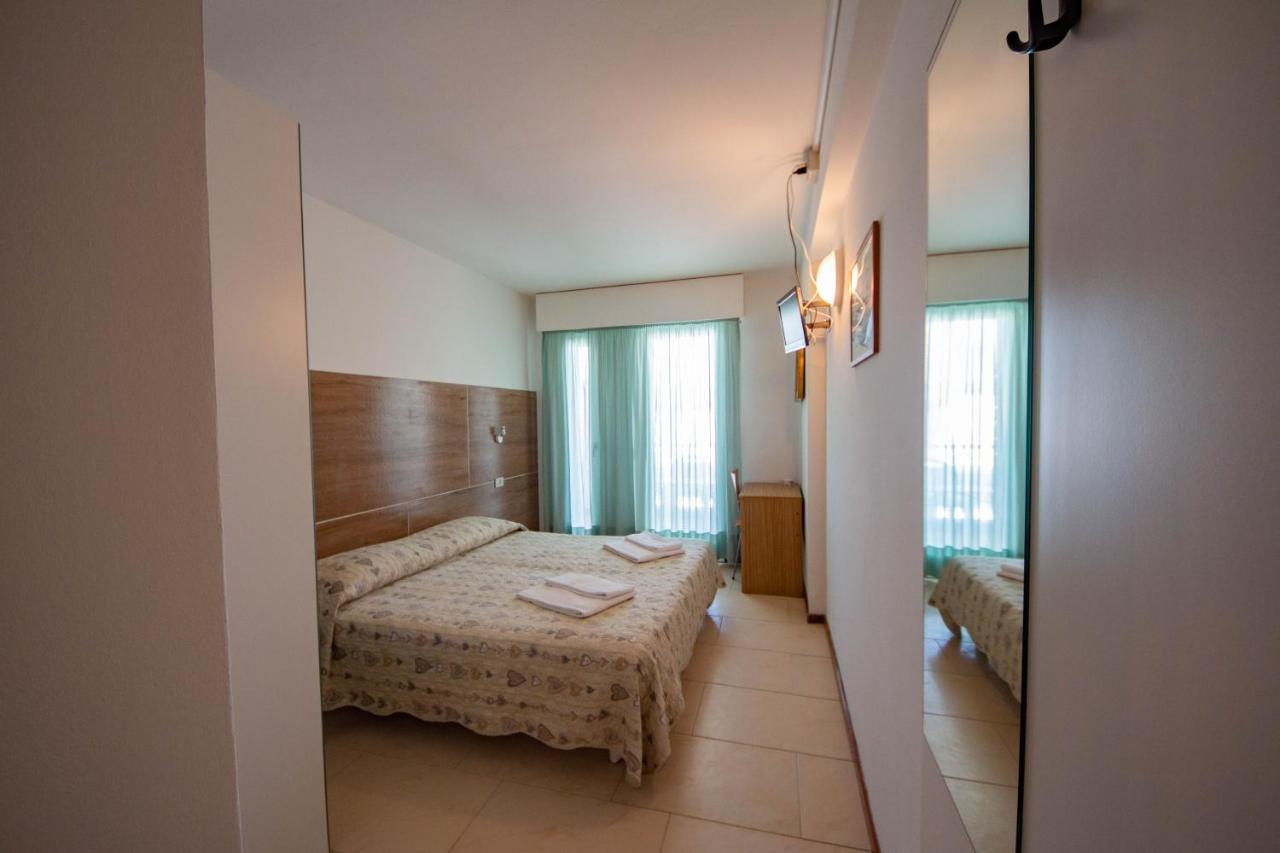 Hotel Ambra Линьяно-Саббьядоро Экстерьер фото